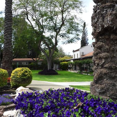 Degania Bet Kibbutz Country Lodging Hotel Kinneret Exterior photo