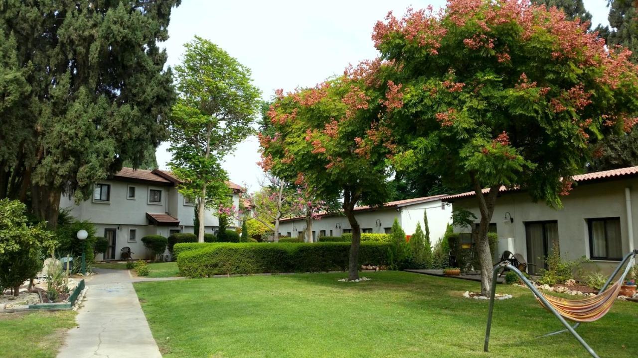 Degania Bet Kibbutz Country Lodging Hotel Kinneret Exterior photo