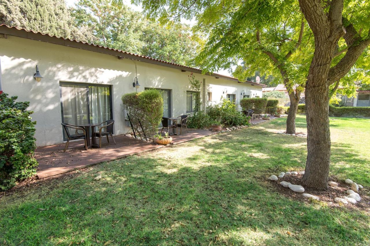 Degania Bet Kibbutz Country Lodging Hotel Kinneret Exterior photo