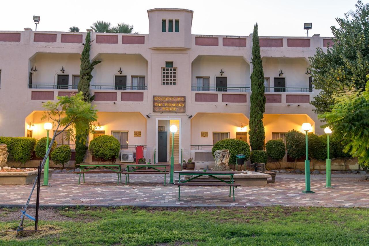 Degania Bet Kibbutz Country Lodging Hotel Kinneret Exterior photo